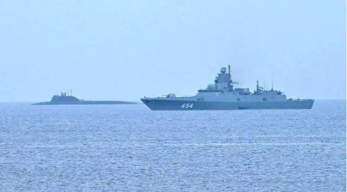 US and Russian nuclear submarines appear in Cuba at the same time