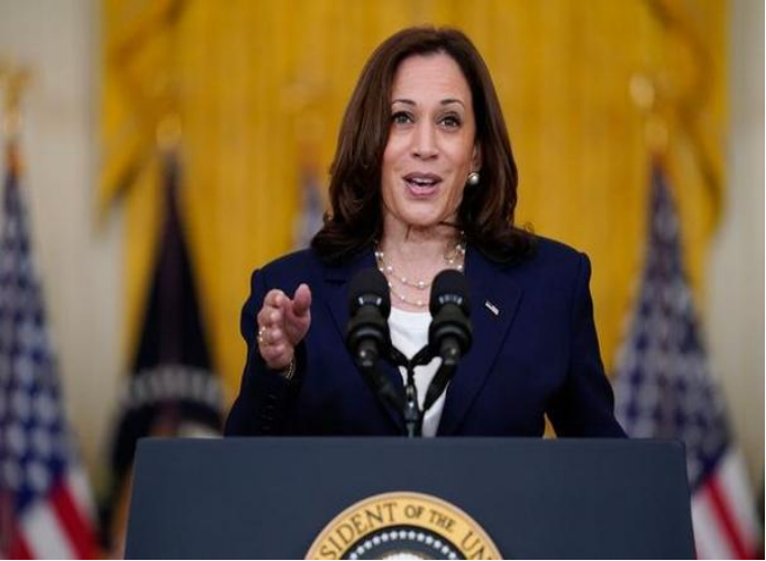 Harris's poll rating continues to rise, ahead of Trump